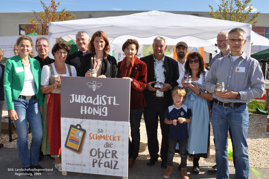 Startschuss für Juradistl-Honig in Regensburg